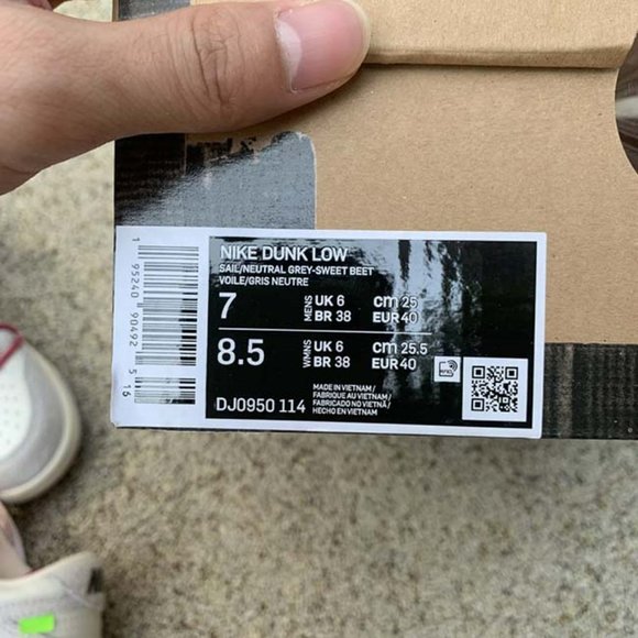 Nike Dunk Low x Off-White Lot 35 Sneakers - Picture 6 of 11